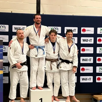 Het weer was alvast veelbelovend op de eerste lentedag (21 maart). Dat hadden onze 2 deelnemers aan het Provinciaal Kampioenschap voor senioren ook gemerkt. Louis en Mattis, beiden nog U21 namen deel aan dit kampioenschap.