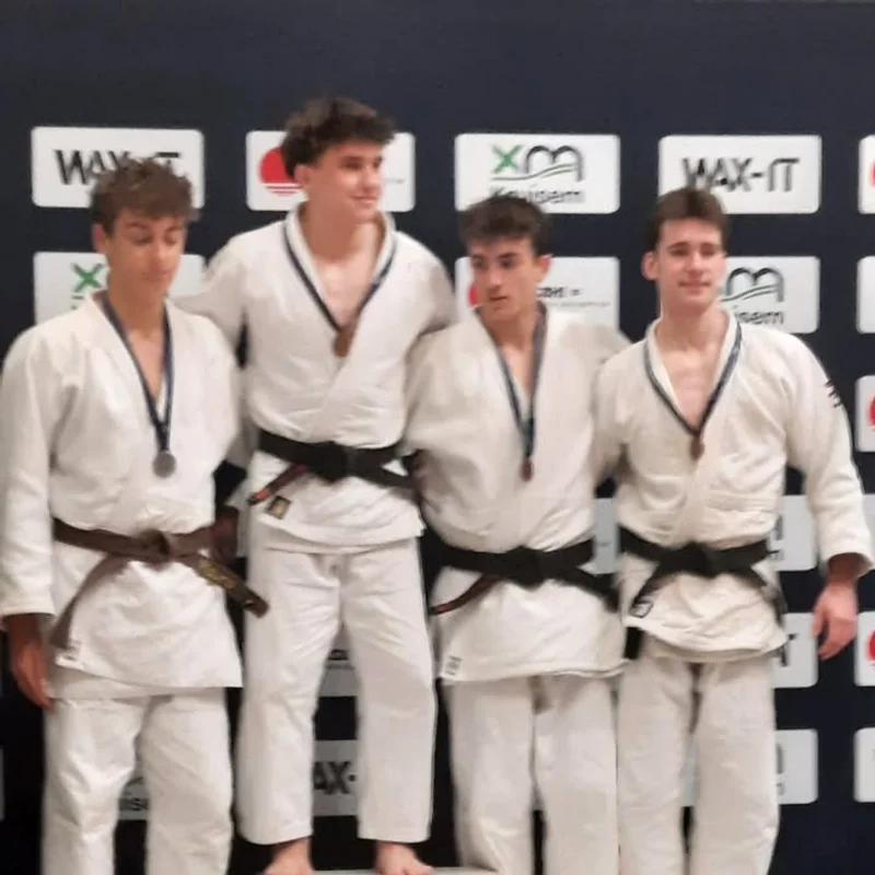 Het weer was alvast veelbelovend op de eerste lentedag (21 maart). Dat hadden onze 2 deelnemers aan het Provinciaal Kampioenschap voor senioren ook gemerkt. Louis en Mattis, beiden nog U21 namen deel aan dit kampioenschap. - afbeelding 2